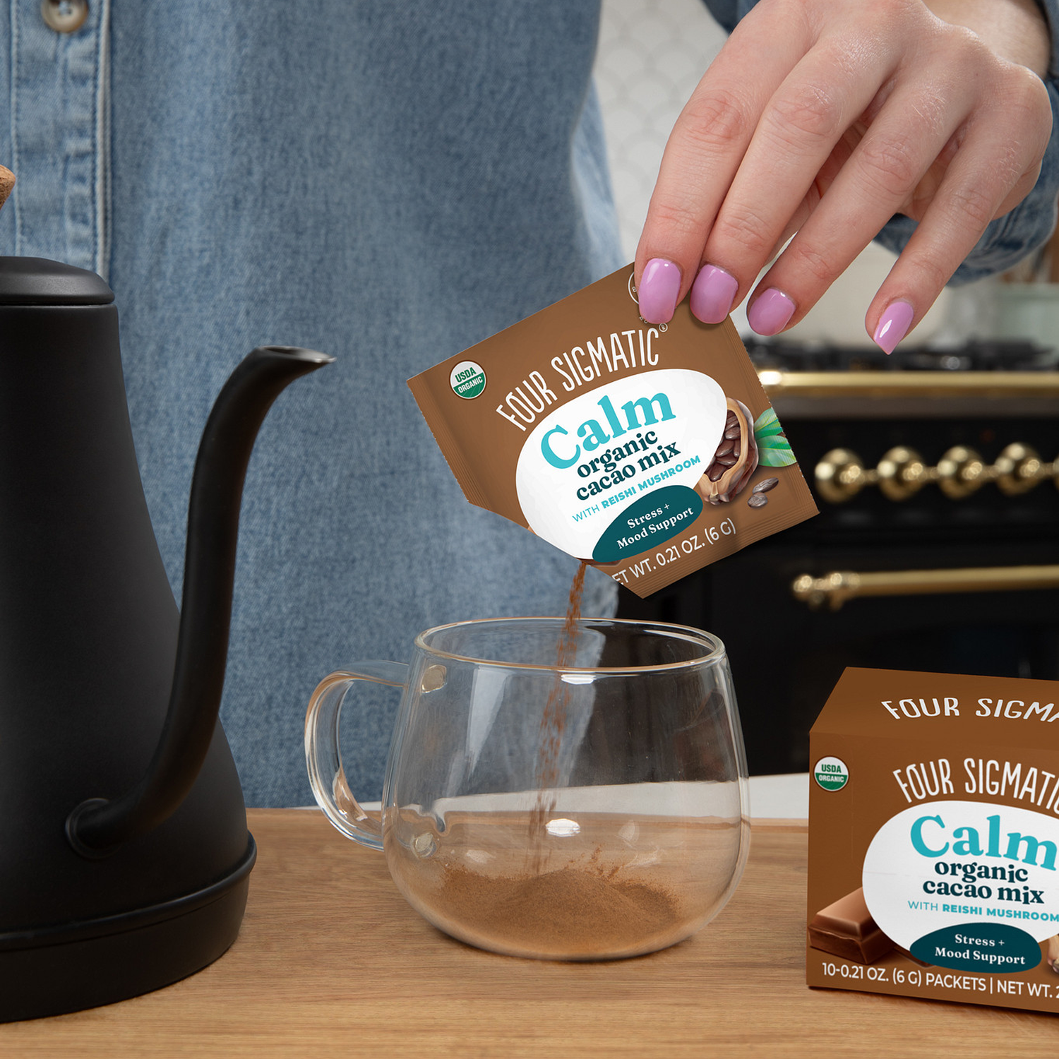 calm-cacao-packets-f4 calm-cocoa-ss-lifestyle-2026_1.png
